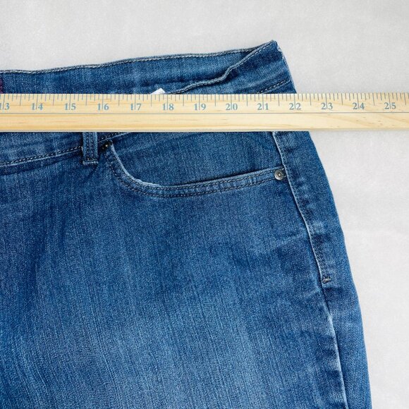 Gloria Vanderbilt Womens Blue Five Pocket Timeless Denim Capri Jeans Size 24W - Picture 2 of 10